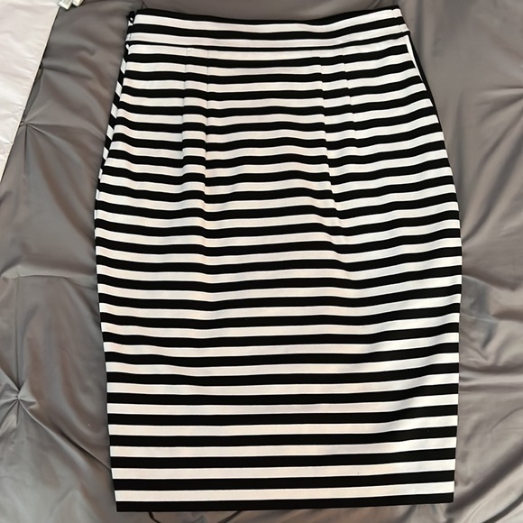 Express wrap skirt - Picture 2 of 2
